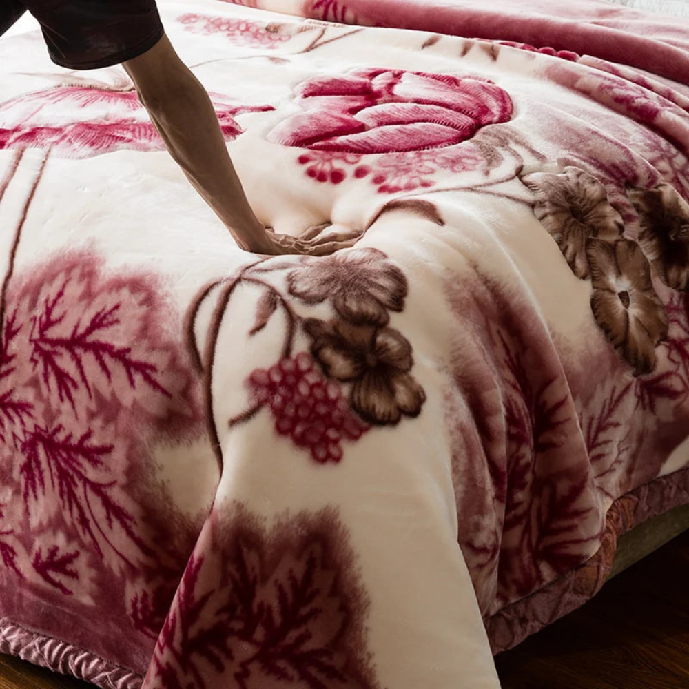 Decorative Quilts Weighted Blanket with Plush Design