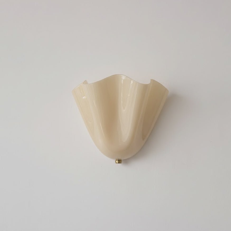 Petal-Inspired Wall Lights for Elegant Homes