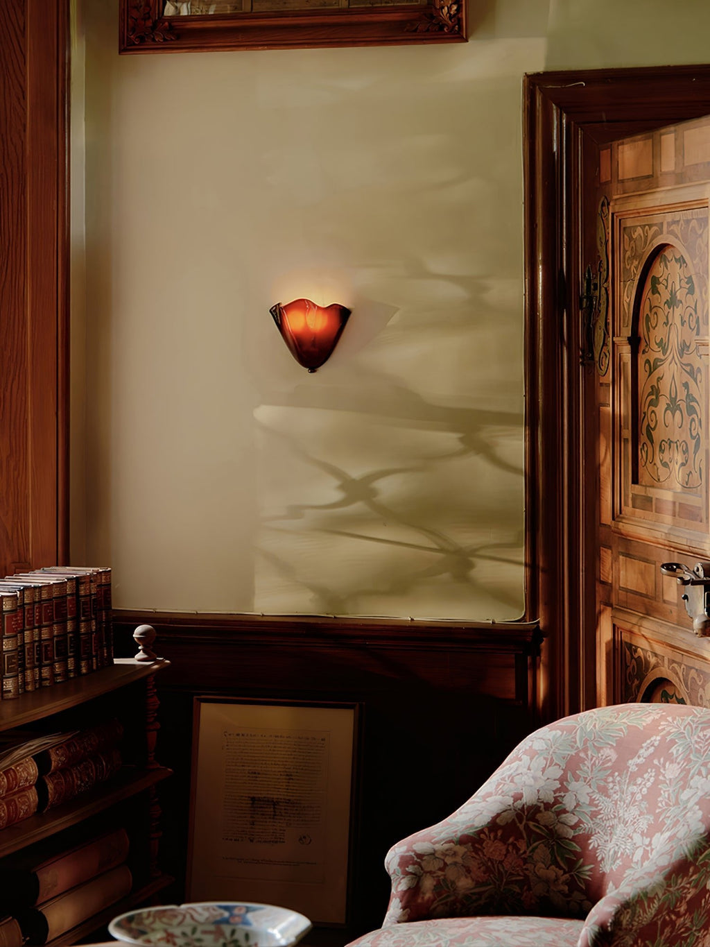 Petal-Inspired Wall Lights for Elegant Homes