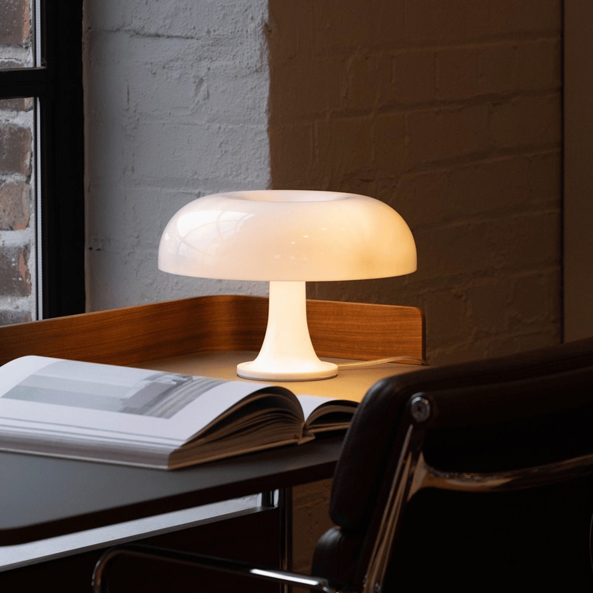 Baulumea - Retro Table Lamp - Image 3