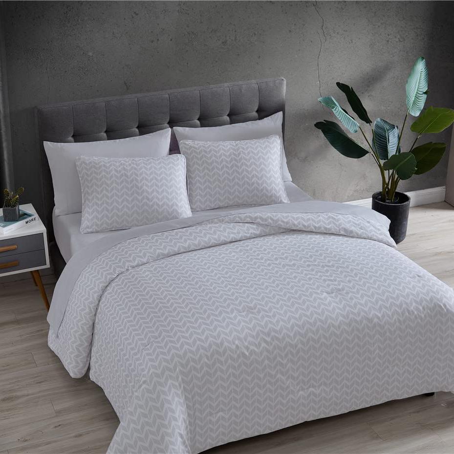 Skorter | 7-Piece: Pine Bed in Bag Comfort Set and Sheet Set - Image 2