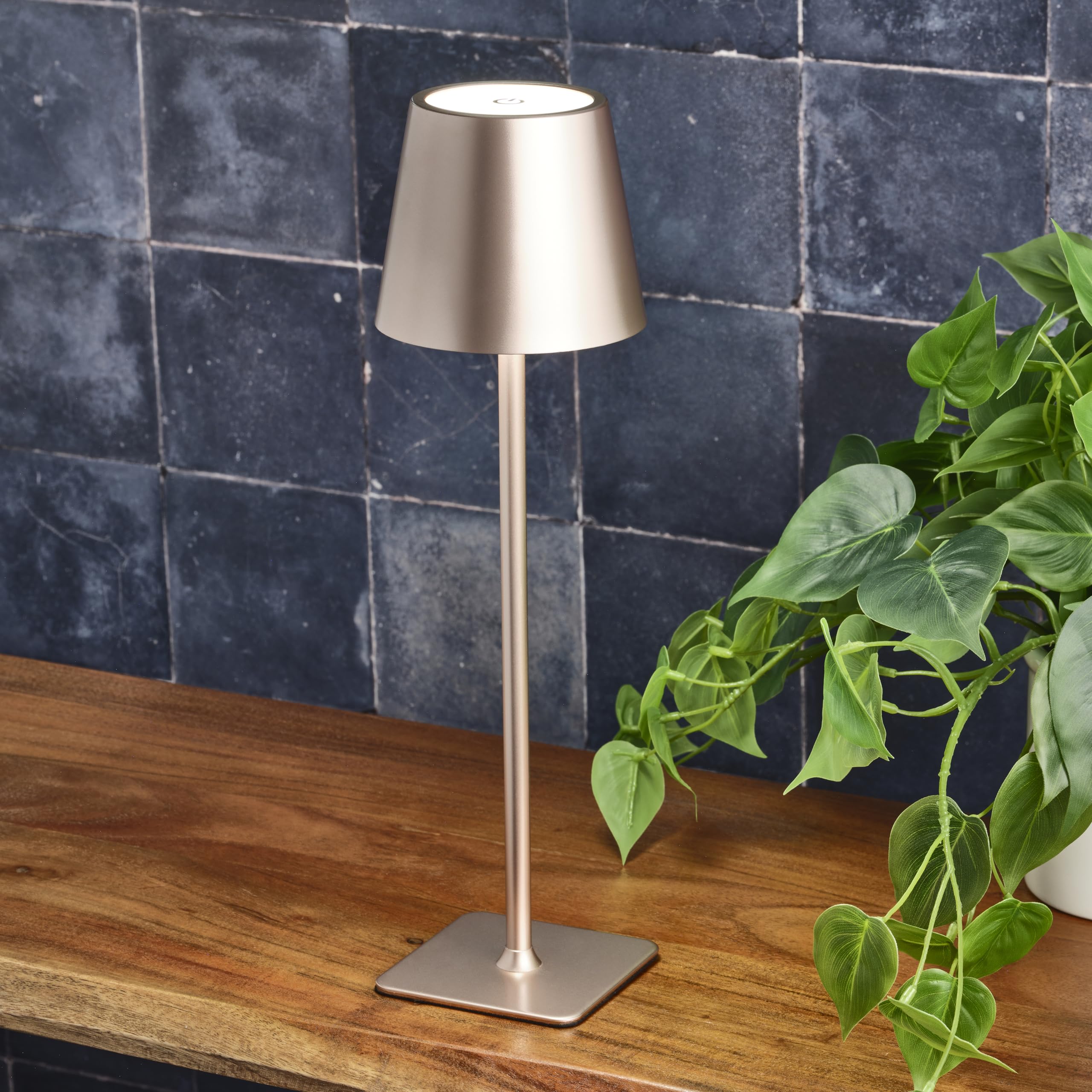 NordAura: Kabellose LED Tischlampe – Wiederaufladbar, Dimmbar & Modern im Skandinavischen Stil - Image 3