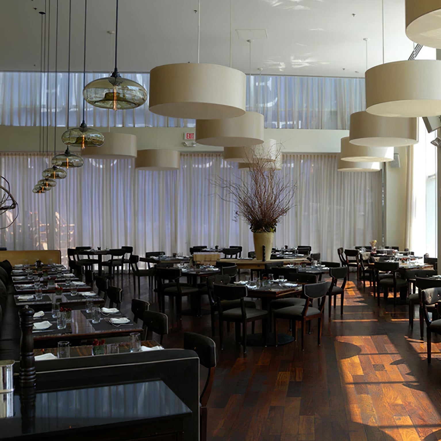 Liora Glass Pendant Lamp