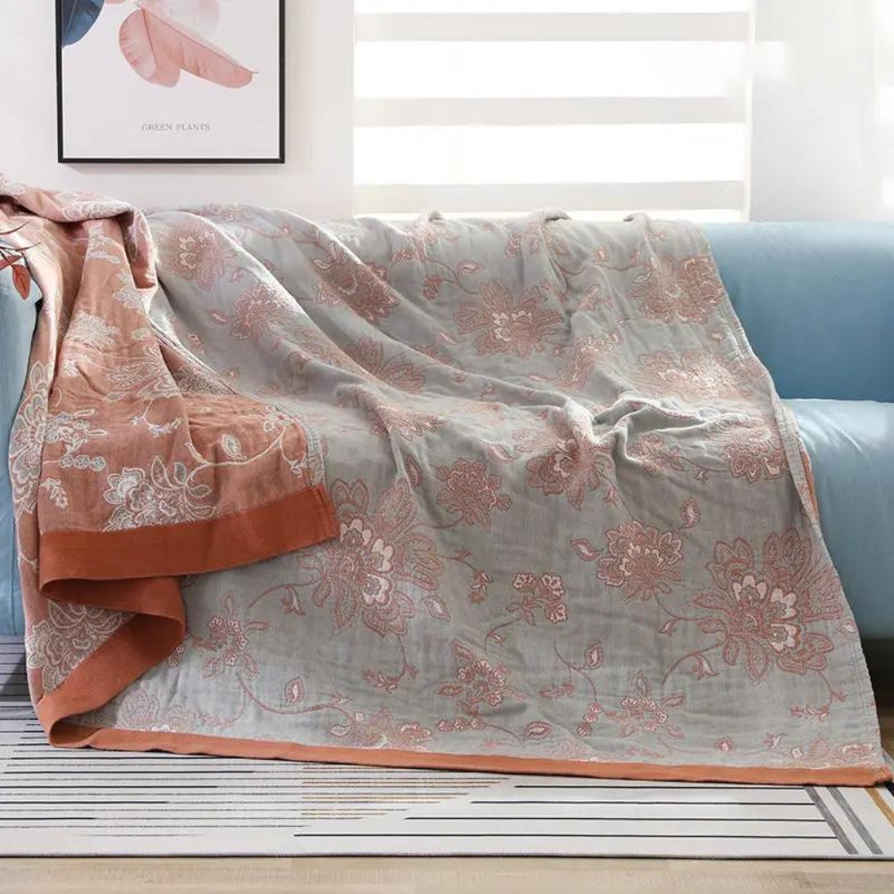 BlütenTraum: Baumwoll Kuscheldecke mit Blumenmuster – Leichte Sommerdecke für Sofa & Bett - Image 4