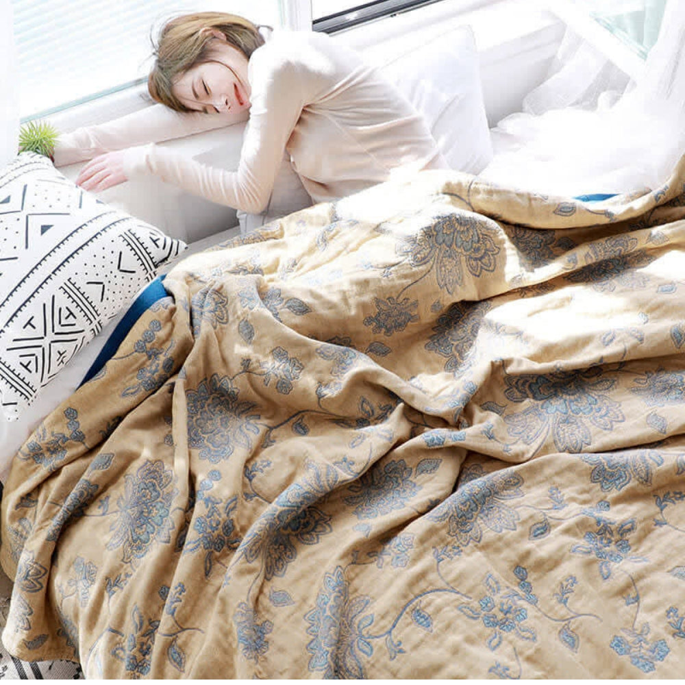 BlütenTraum: Baumwoll Kuscheldecke mit Blumenmuster – Leichte Sommerdecke für Sofa & Bett - Image 6