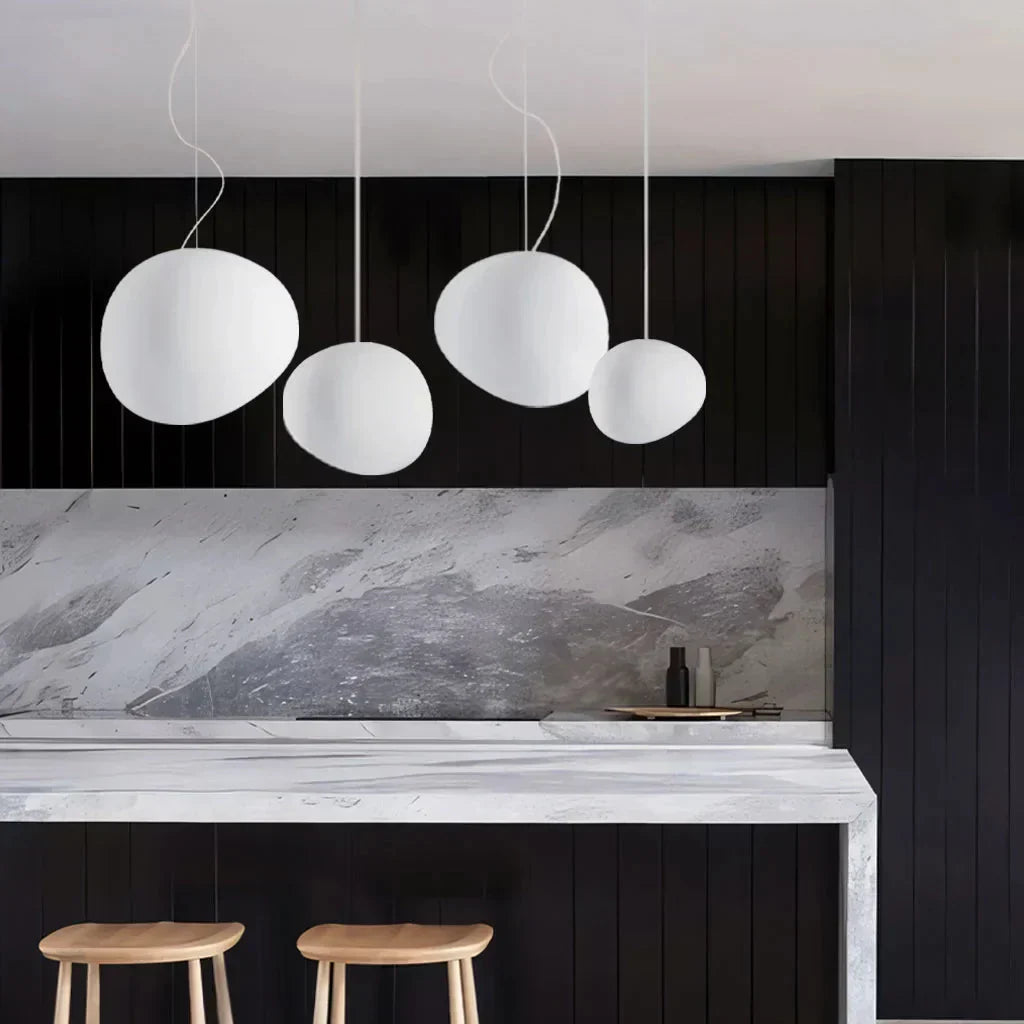 EdelSchein: Weiße Kieselstein Pendelleuchte – Milchglas Design für Esszimmer & Wohnzimmer - Image 6