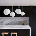 EdelSchein: Weiße Kieselstein Pendelleuchte – Milchglas Design für Esszimmer & Wohnzimmer - Image 6
