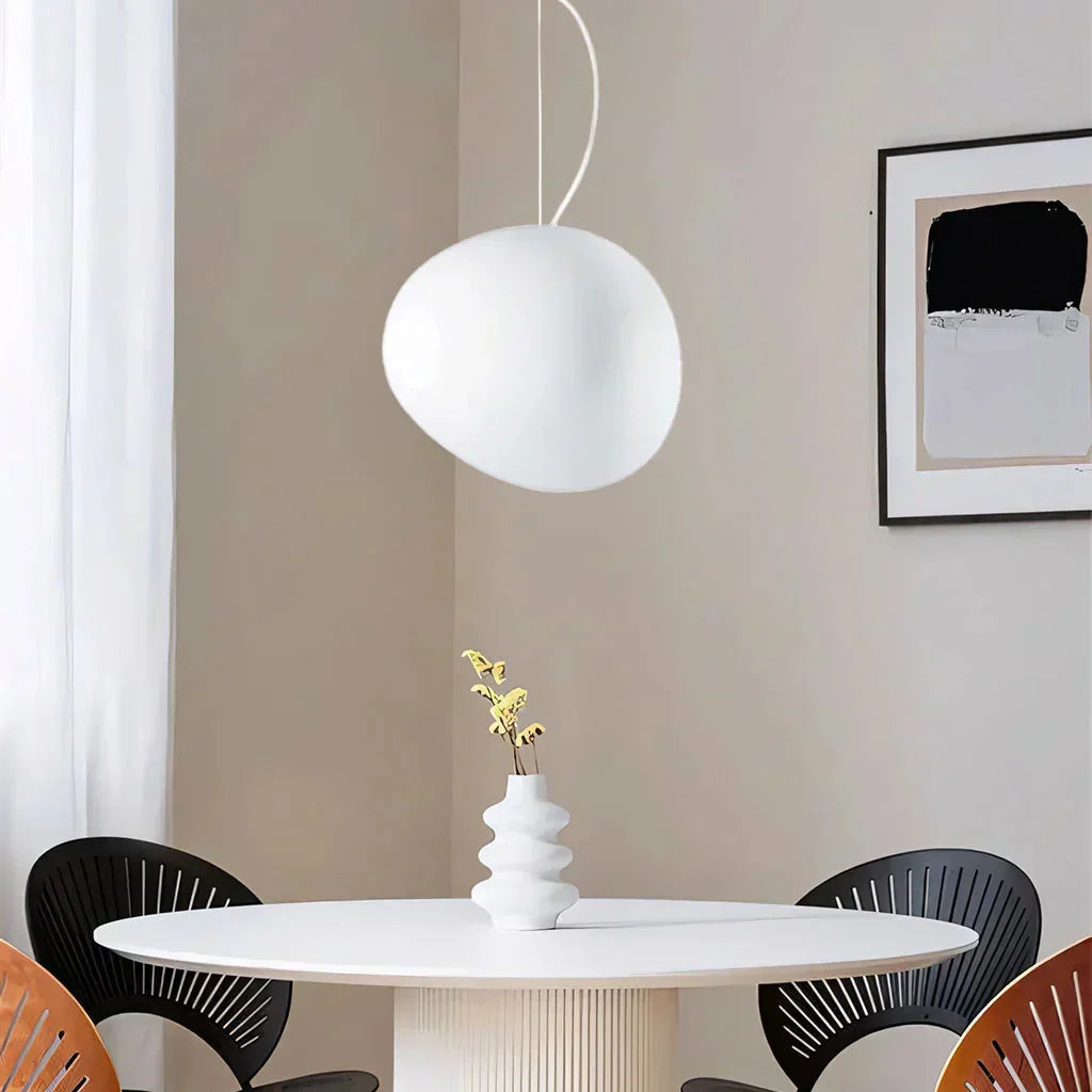 EdelSchein: Weiße Kieselstein Pendelleuchte – Milchglas Design für Esszimmer & Wohnzimmer