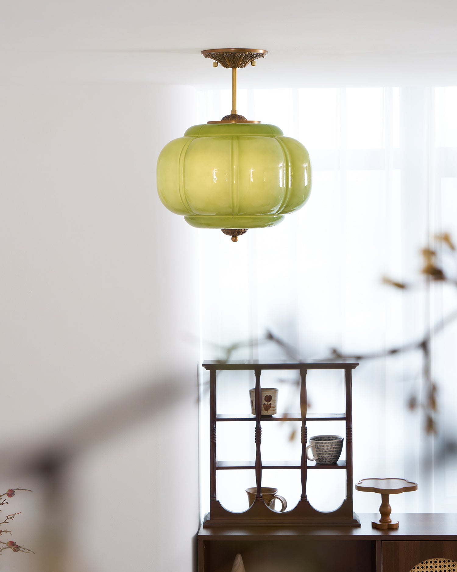 Vintage-Inspired Ceiling Lights for Timeless Interiors