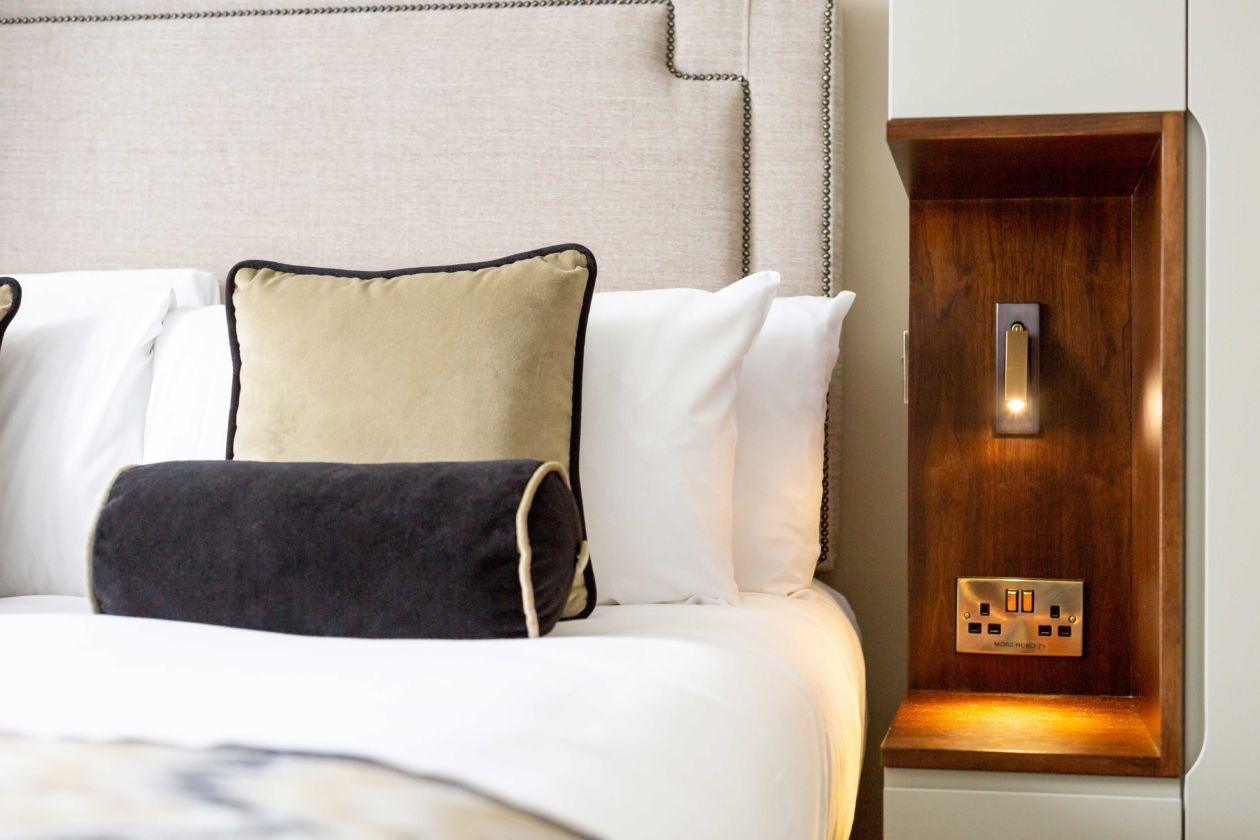 Embedded Bedside Plug-in Sconce - Image 37