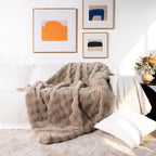 FauxHare: Flauschige Kunstfell Kuscheldecke – Weiche Felloptik Wohndecke für Sofa & Bett - Image 13