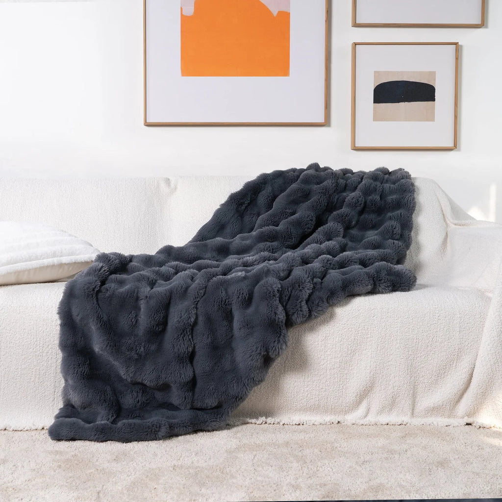FauxHare: Flauschige Kunstfell Kuscheldecke – Weiche Felloptik Wohndecke für Sofa & Bett - Image 14