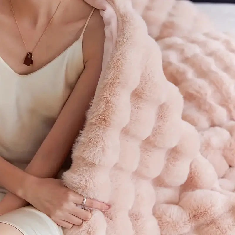 FauxHare: Flauschige Kunstfell Kuscheldecke – Weiche Felloptik Wohndecke für Sofa & Bett - Image 5