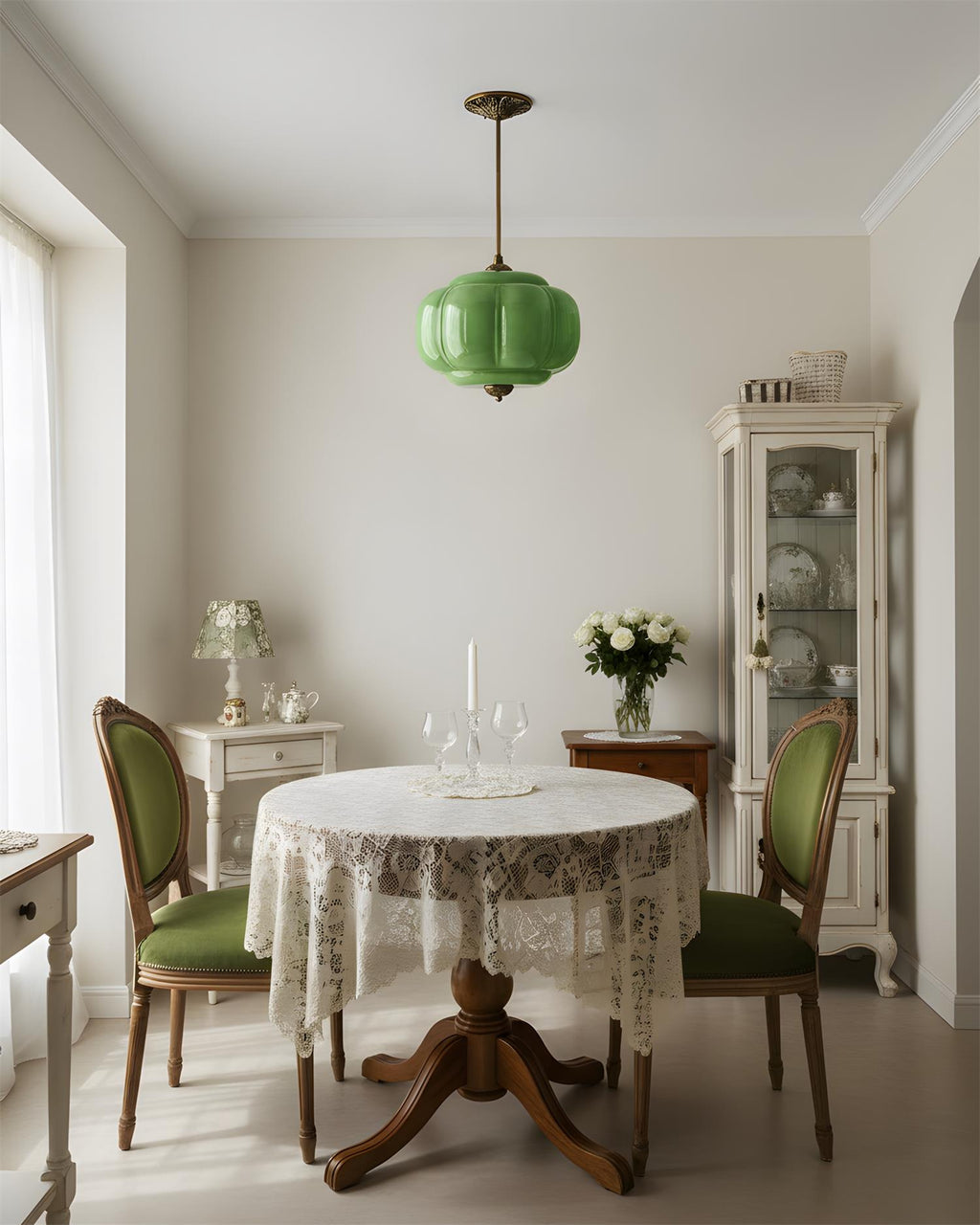 Vintage-Inspired Ceiling Lights for Timeless Interiors