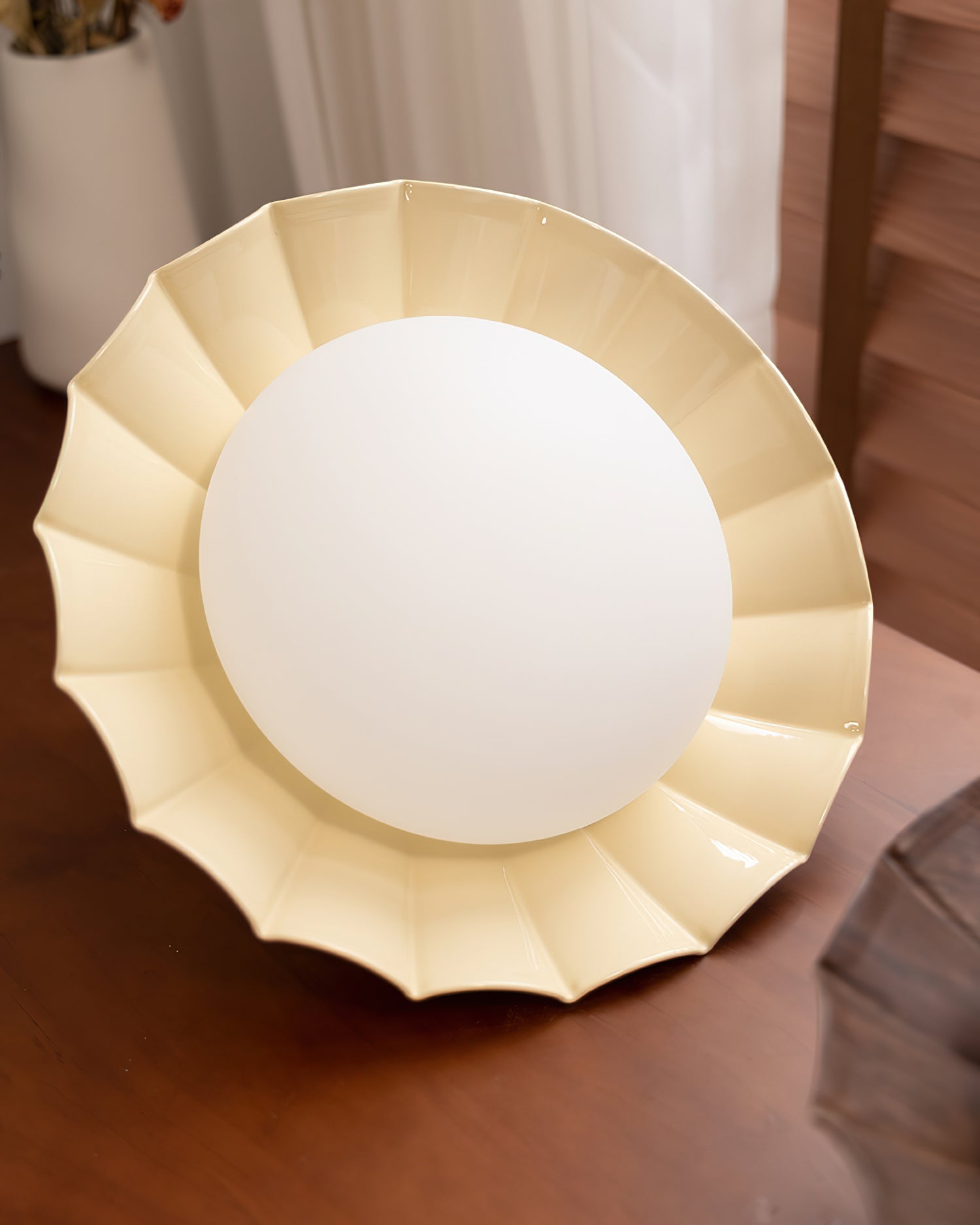 Scalloped Ceiling Lights for Modern Elegance