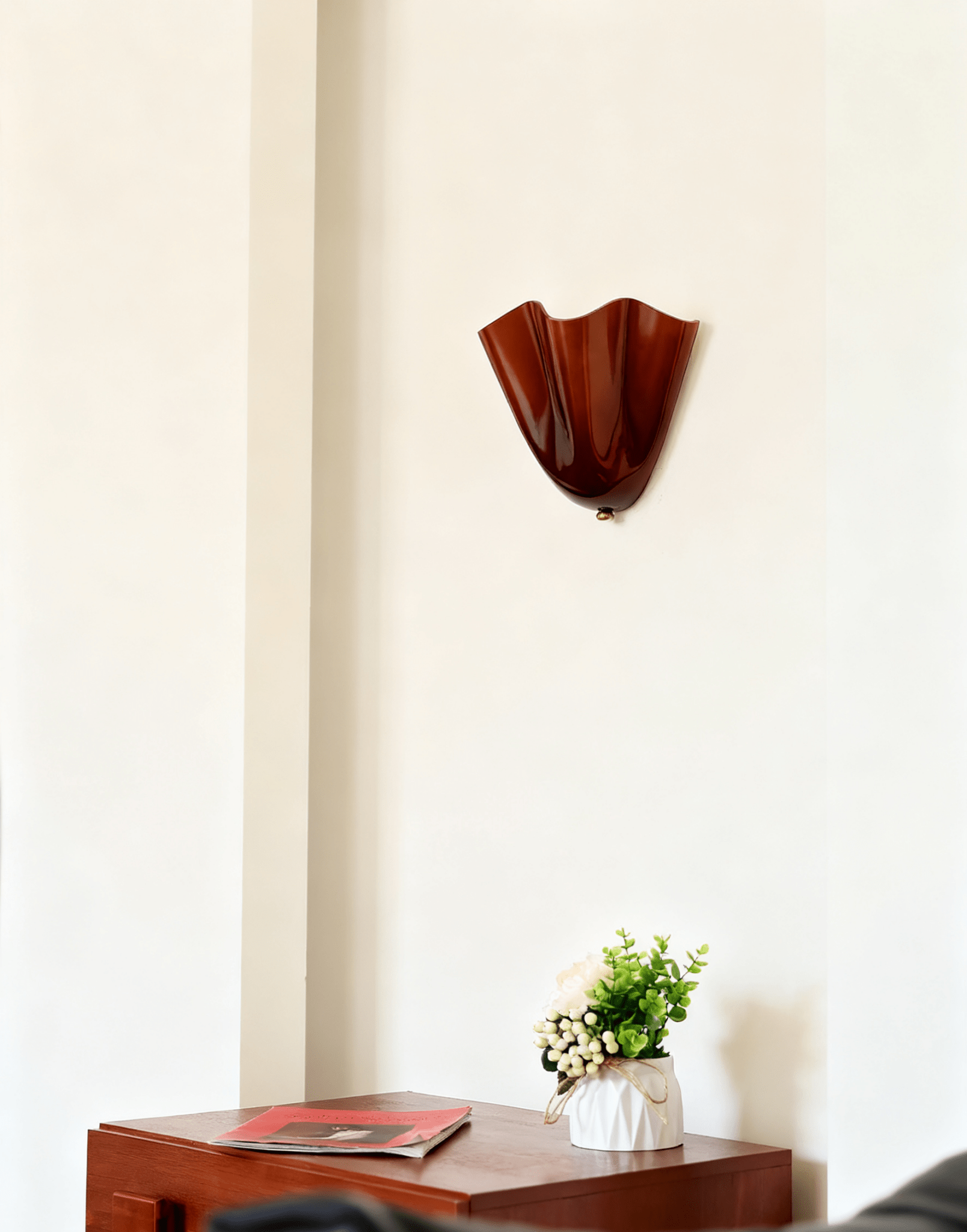 Petal-Inspired Wall Lights for Elegant Homes
