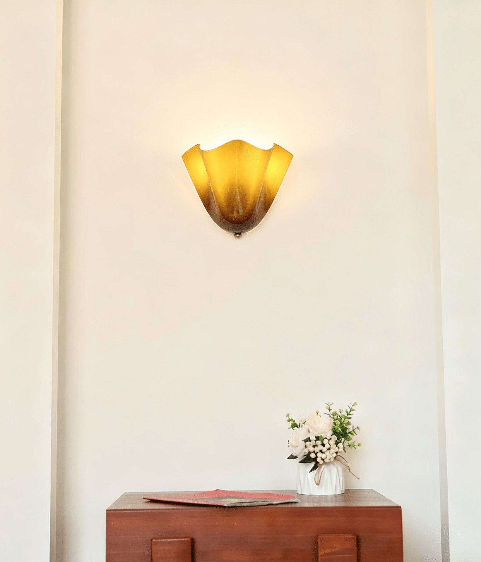 Petal-Inspired Wall Lights for Elegant Homes