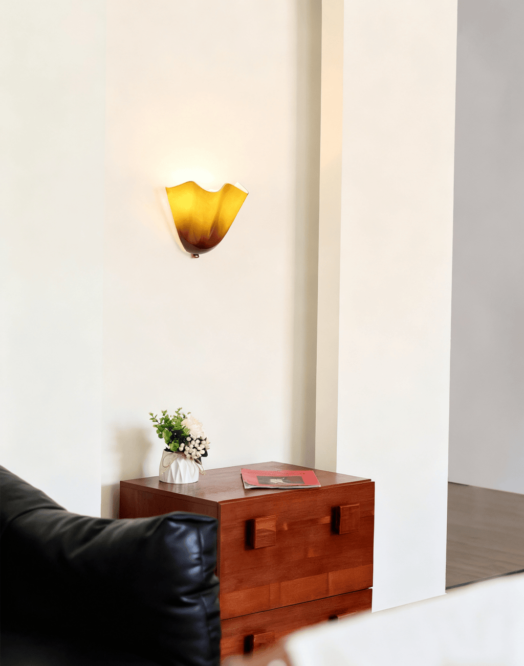 Petal-Inspired Wall Lights for Elegant Homes