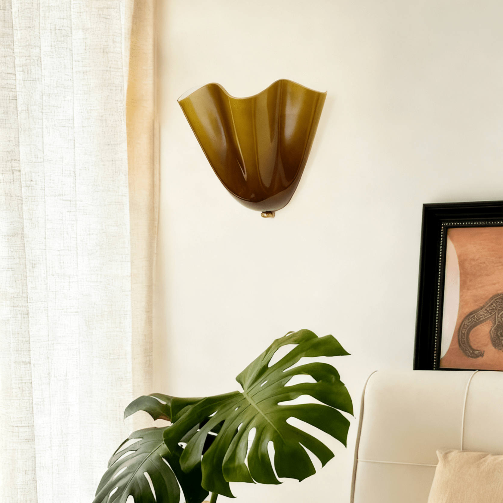 Petal-Inspired Wall Lights for Elegant Homes