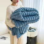 PlushNest: Flauschige Kuscheldecke mit Streifenmuster – Weiche Sofadecke für Bett & Wohnzimmer - Image 10
