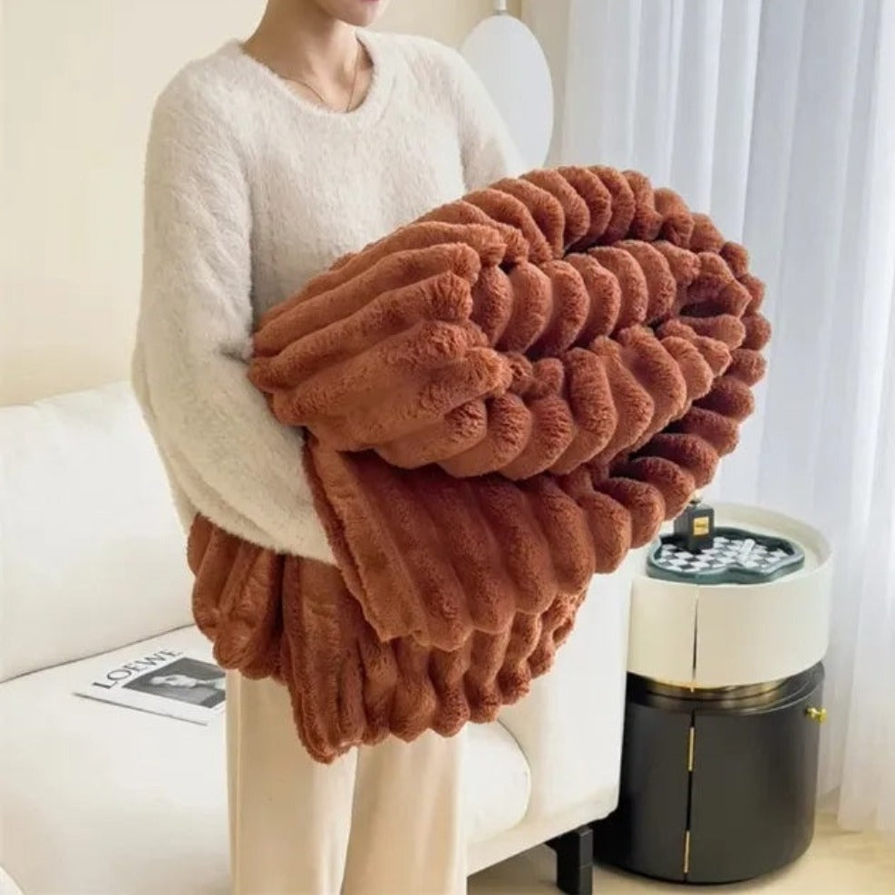 PlushNest: Flauschige Kuscheldecke mit Streifenmuster – Weiche Sofadecke für Bett & Wohnzimmer - Image 12