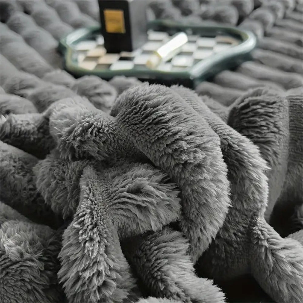 PlushNest: Flauschige Kuscheldecke mit Streifenmuster – Weiche Sofadecke für Bett & Wohnzimmer - Image 5