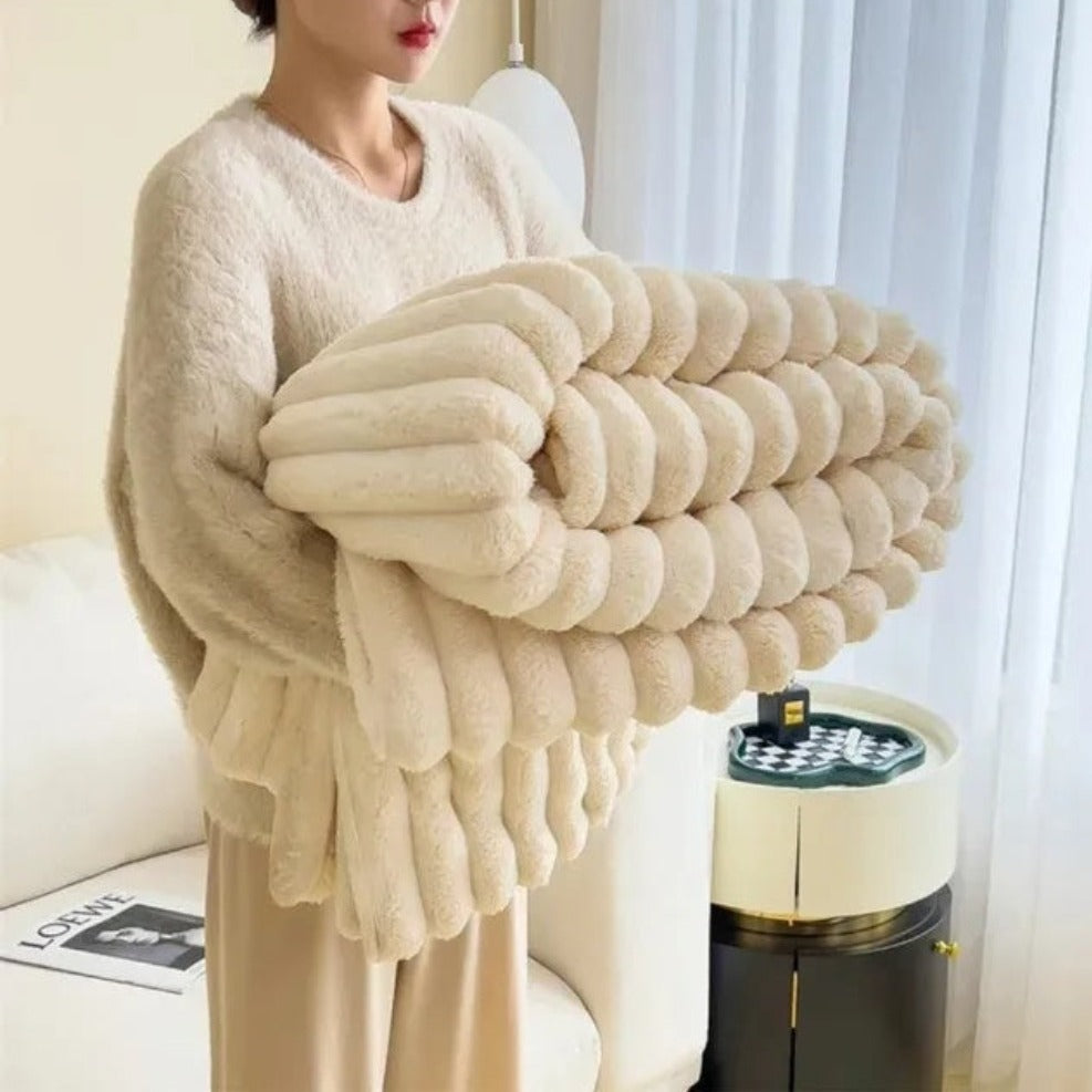 PlushNest: Flauschige Kuscheldecke mit Streifenmuster – Weiche Sofadecke für Bett & Wohnzimmer - Image 8