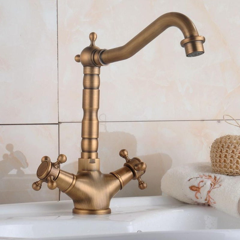RetroFlow: Vintage Waschtischarmatur im Antik-Design – Stilvolle Wasserhahn für nostalgische Badezimmer - Image 10