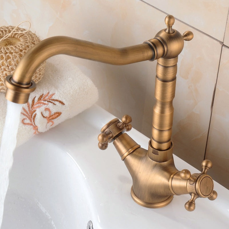 RetroFlow: Vintage Waschtischarmatur im Antik-Design – Stilvolle Wasserhahn für nostalgische Badezimmer - Image 2