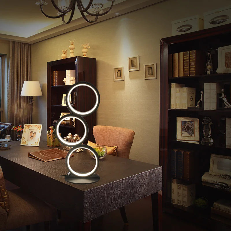 SolarisBeam: Moderne LED Tischlampe – Warmes Licht für Wohnzimmer & Büro - Image 3