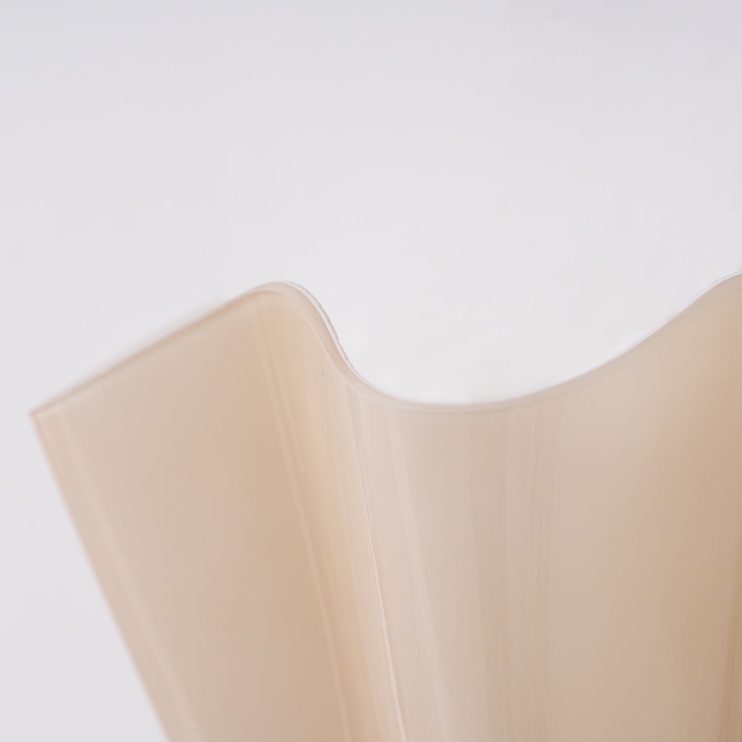 Petal-Inspired Wall Lights for Elegant Homes