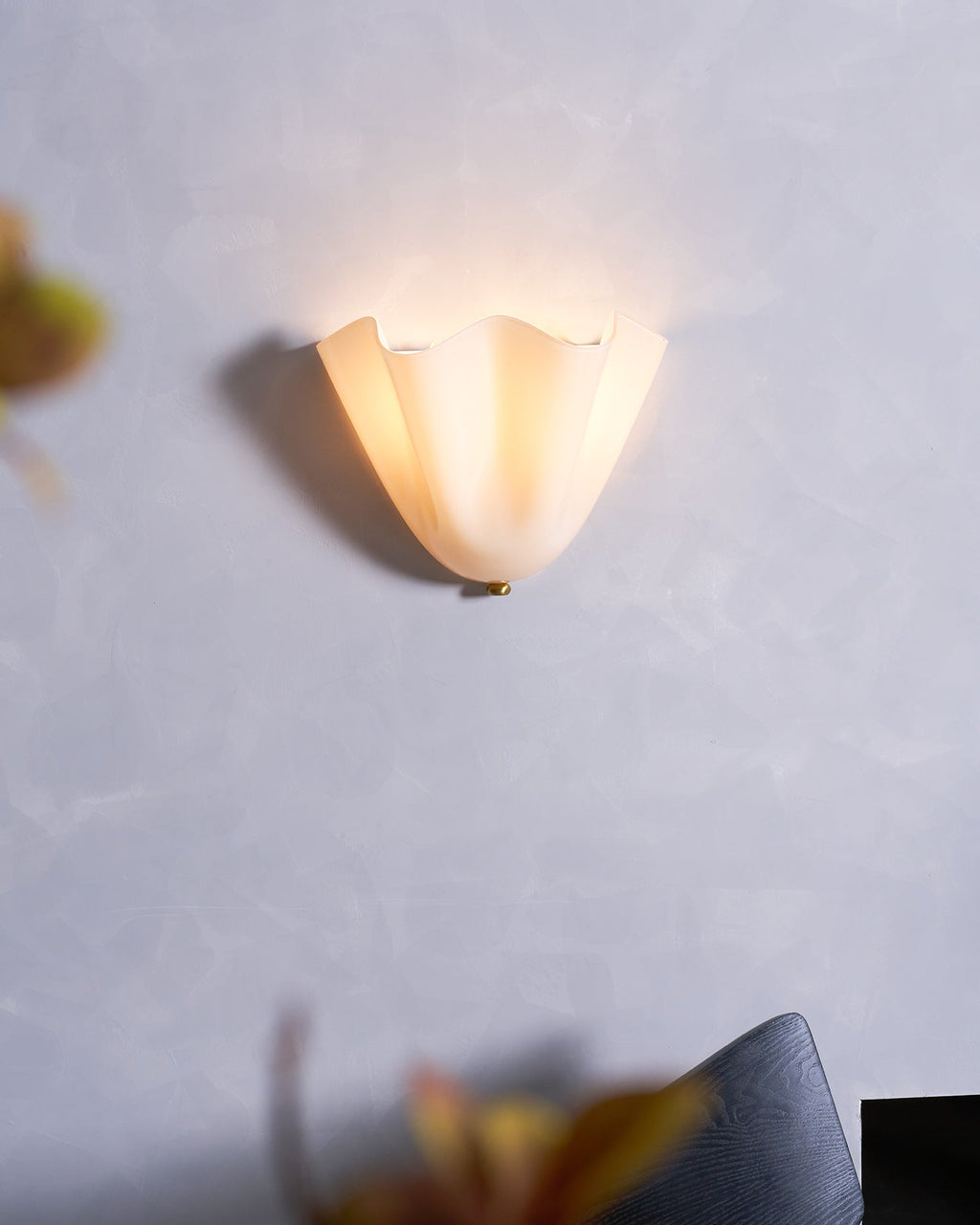 Petal-Inspired Wall Lights for Elegant Homes