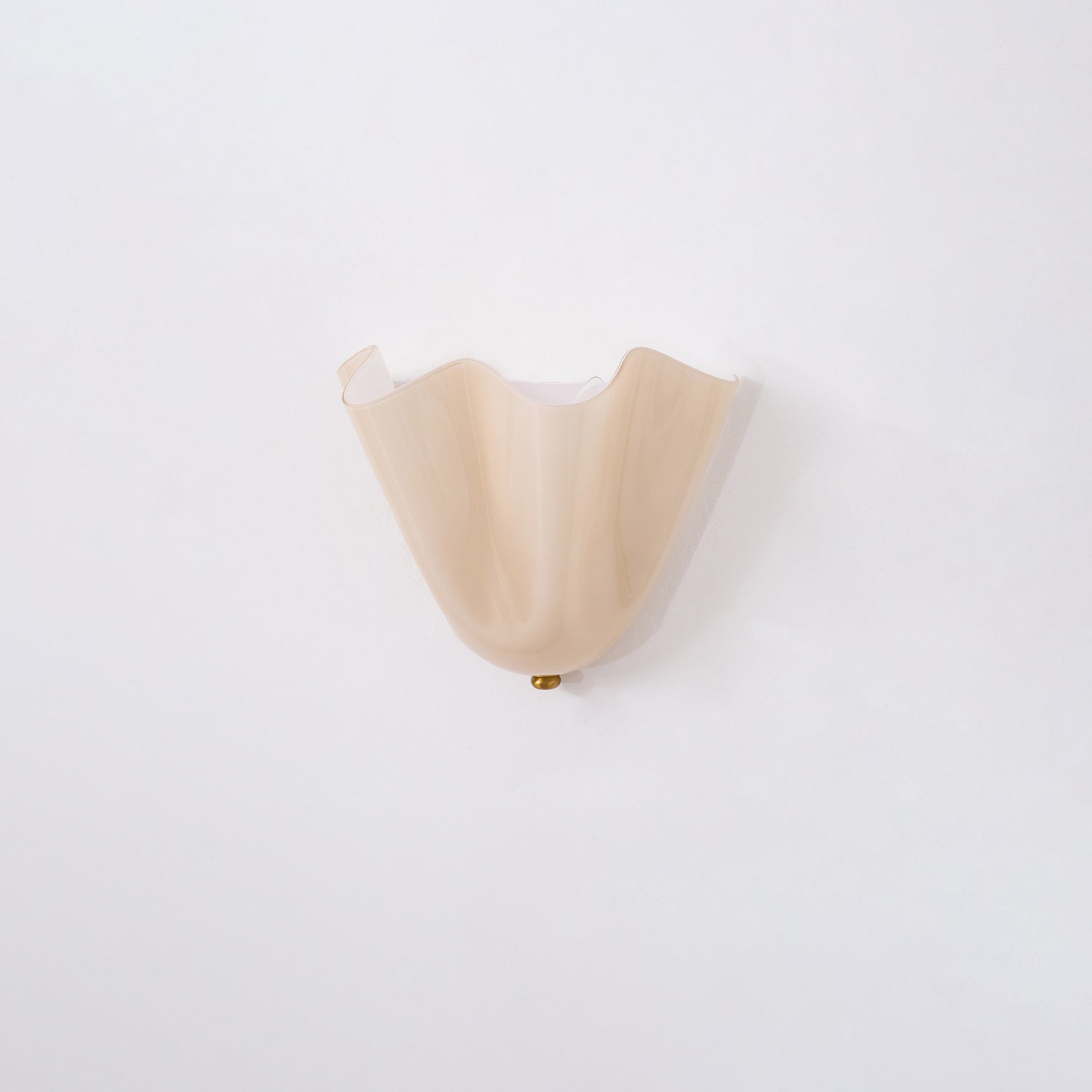 Petal-Inspired Wall Lights for Elegant Homes