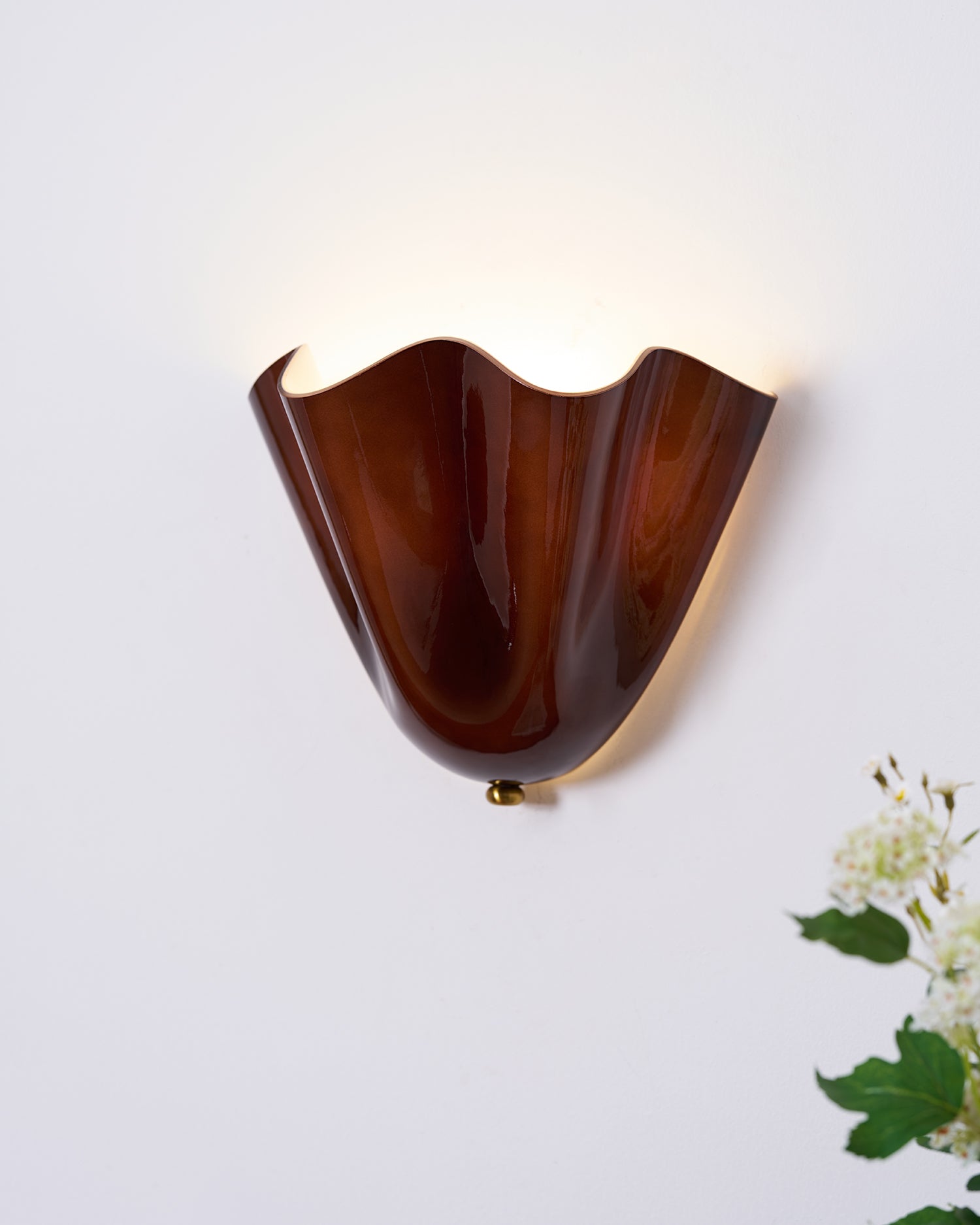 Petal-Inspired Wall Lights for Elegant Homes
