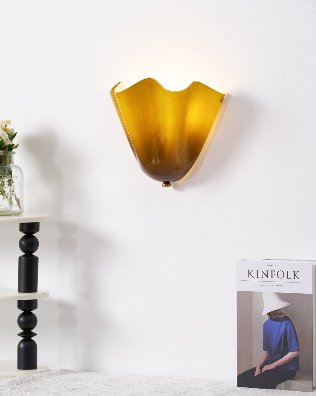 Petal-Inspired Wall Lights for Elegant Homes