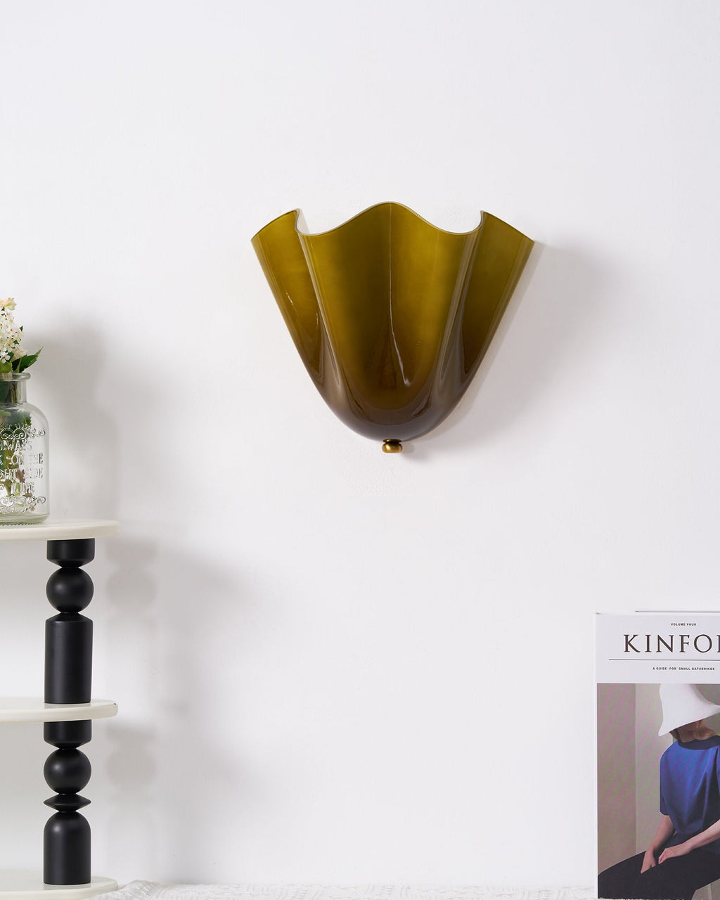 Petal-Inspired Wall Lights for Elegant Homes