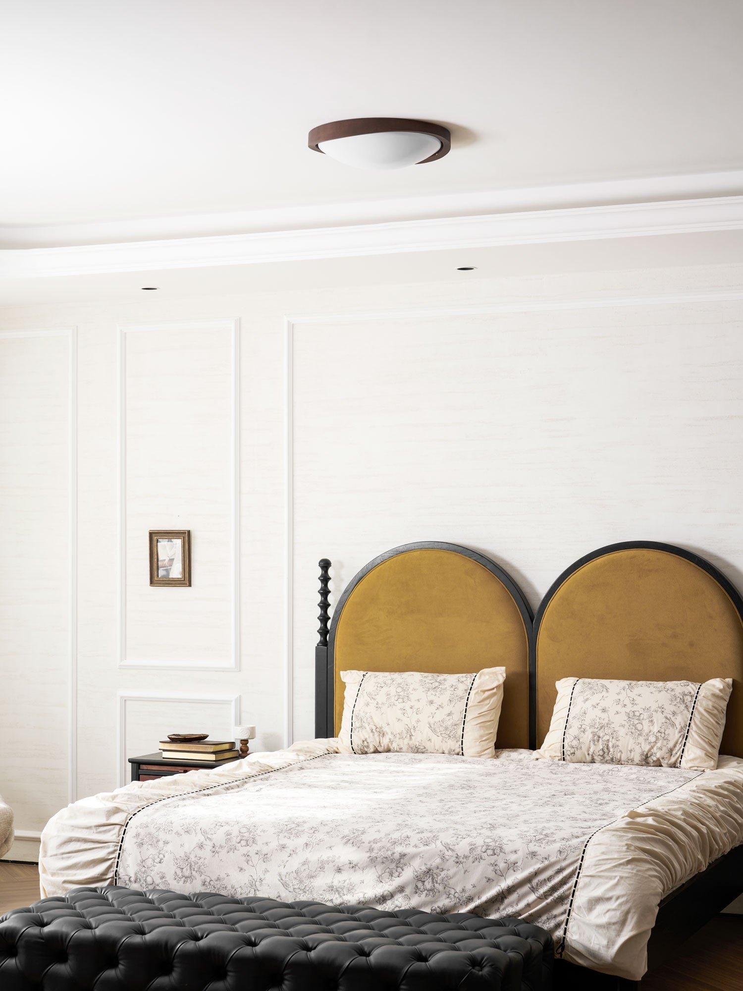 Curved Edge Ceiling Lights for Modern Interiors