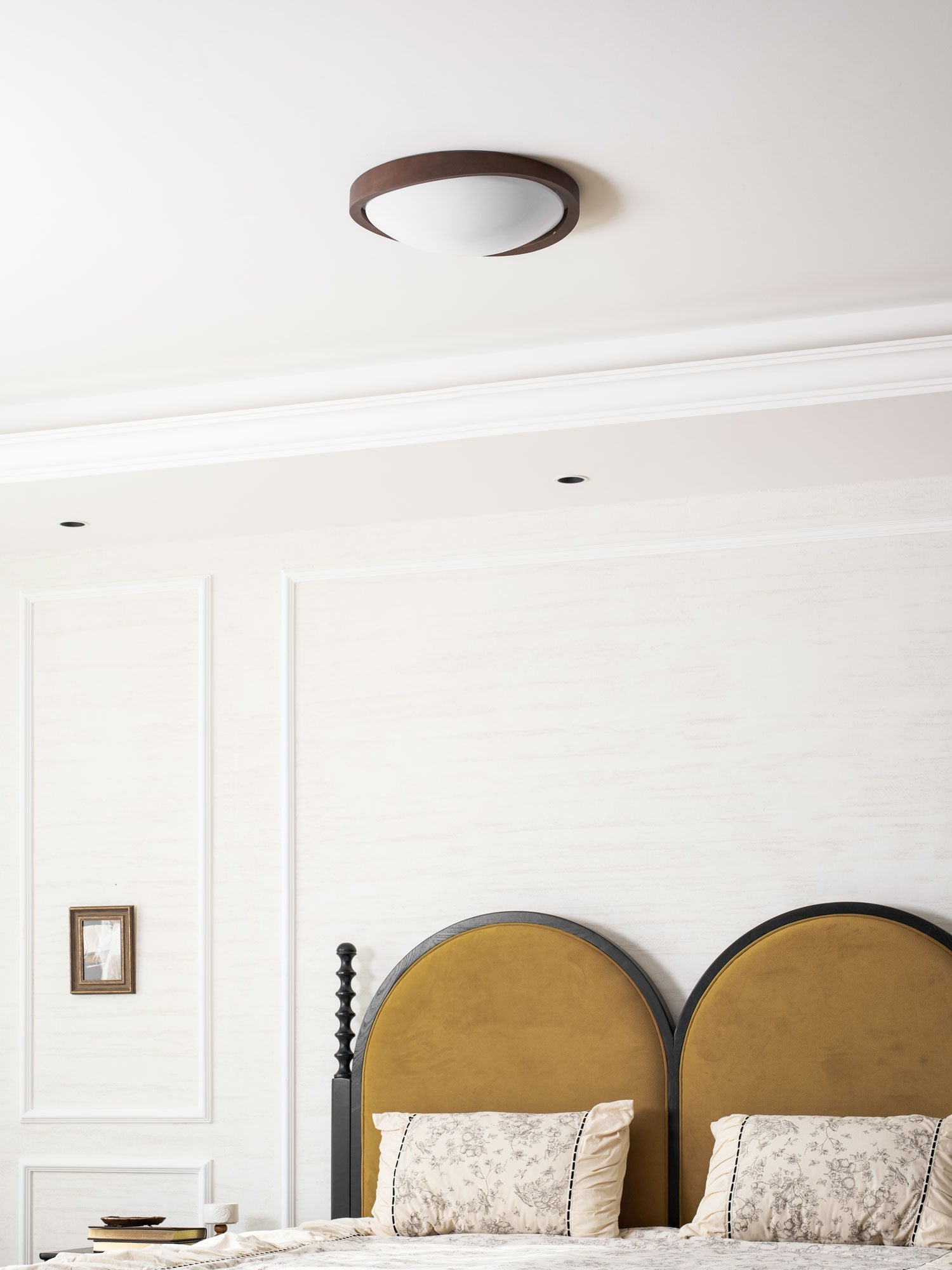 Curved Edge Ceiling Lights for Modern Interiors