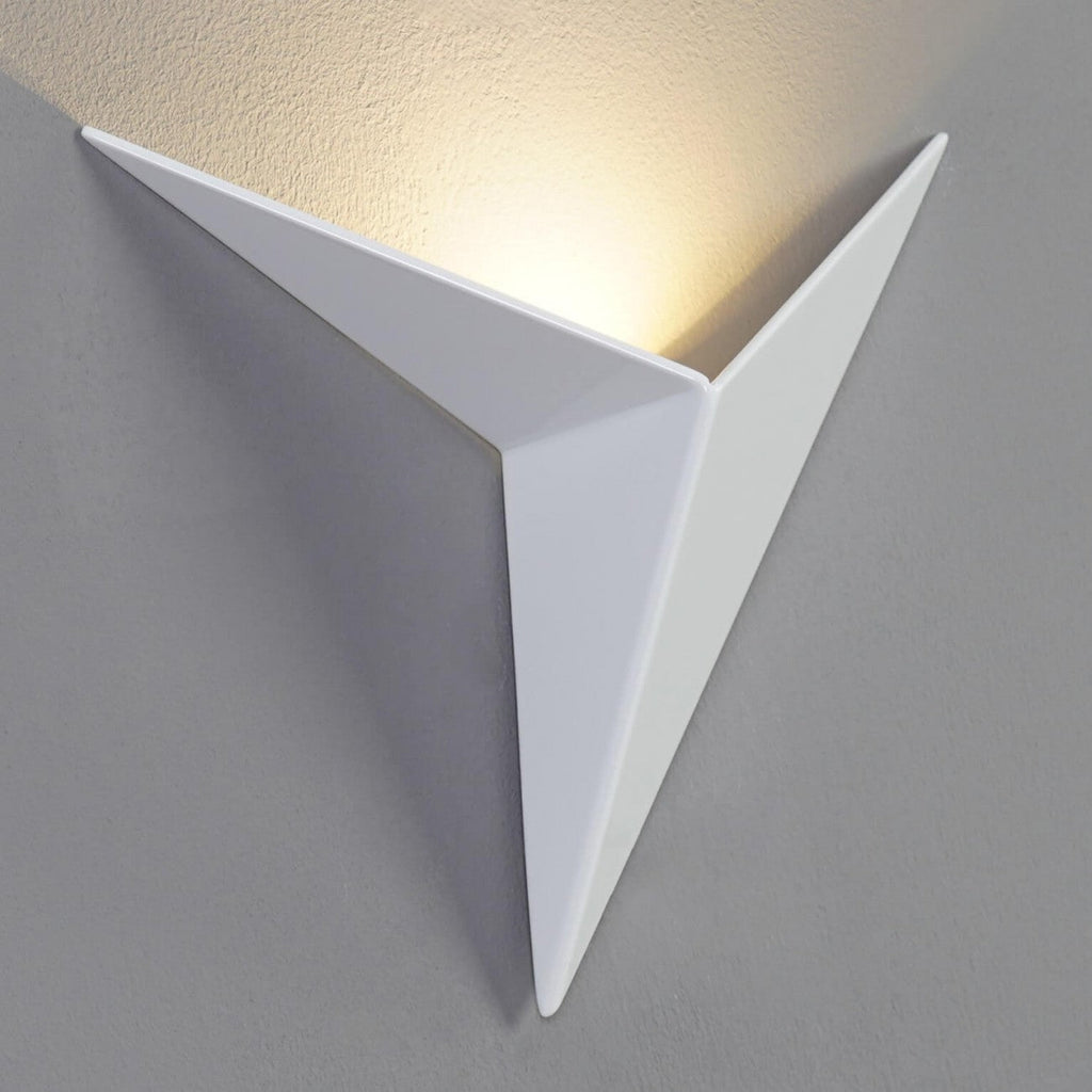 Minimalist Wall Lights for Stylish Homes