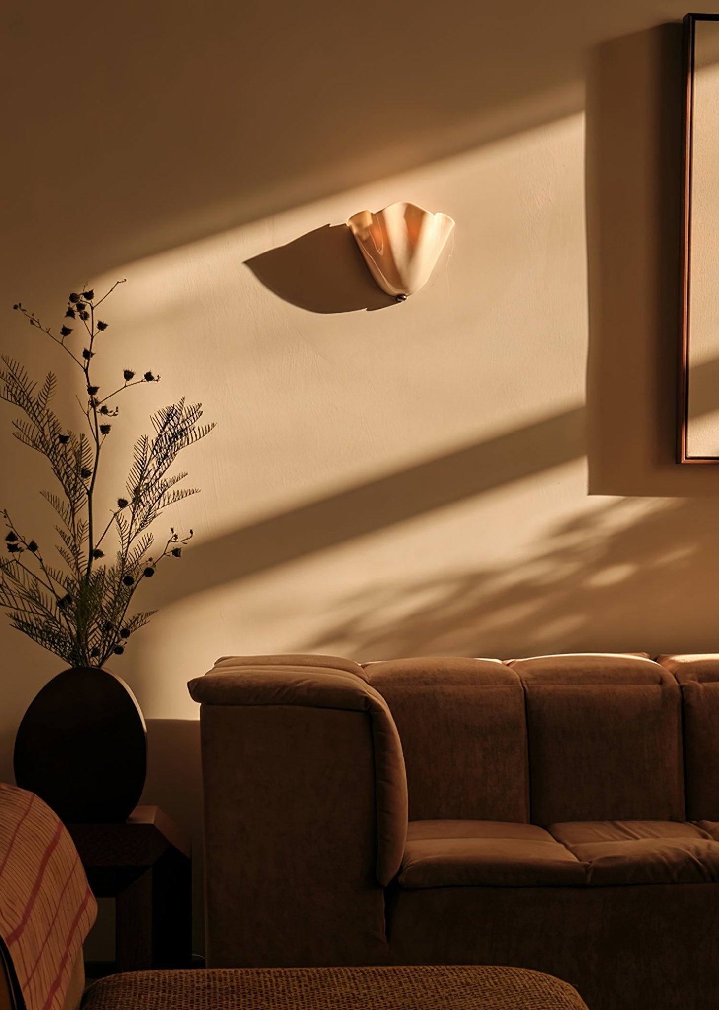 Petal-Inspired Wall Lights for Elegant Homes