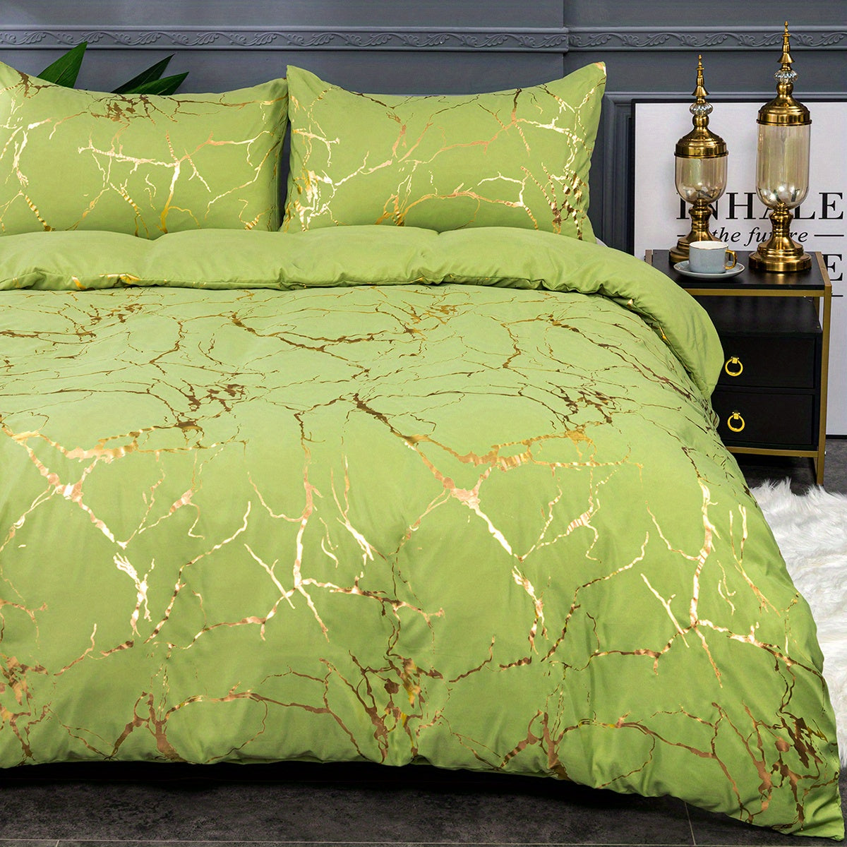 Chic Quilts Cover Set with Modern Design