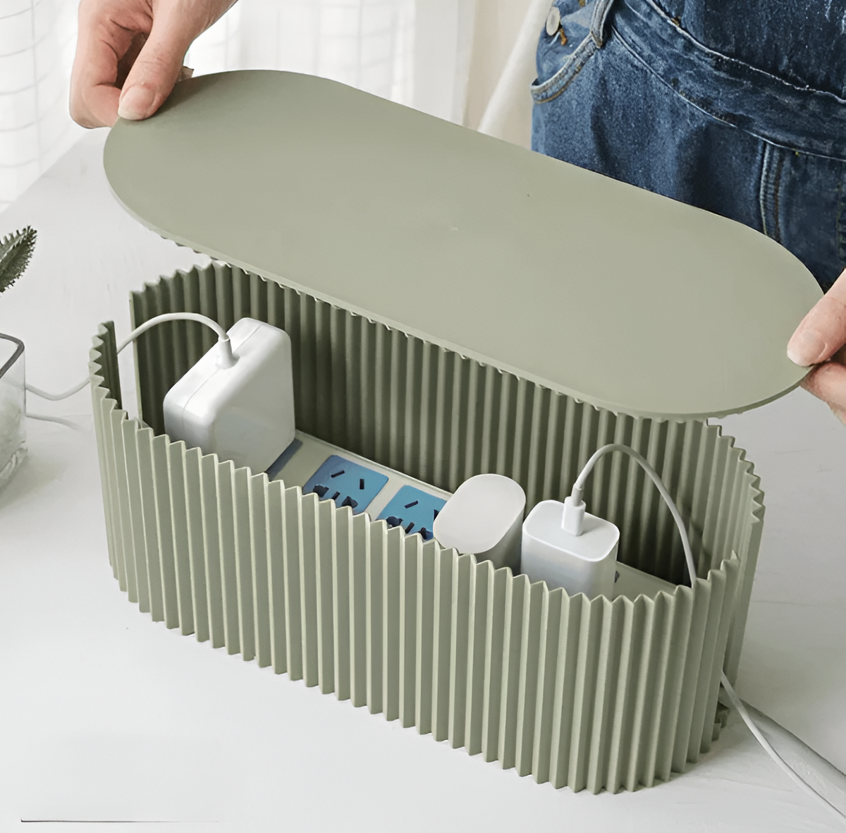 Bondilane — Minimalist Cable Management Box