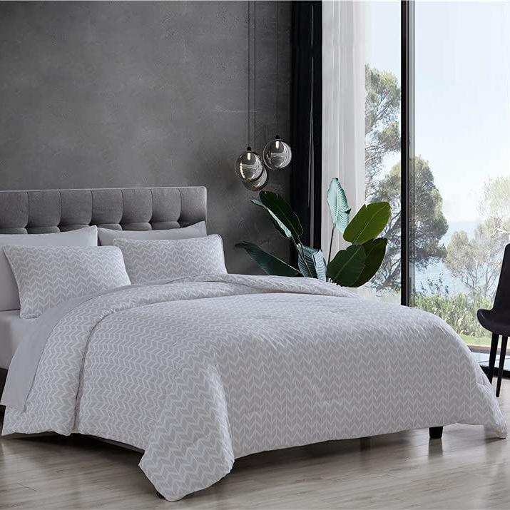 Bondilane — Exquisite Reversible Microfiber Chevron 7-Piece Bed Sheets Set with Vertical Stripes Design