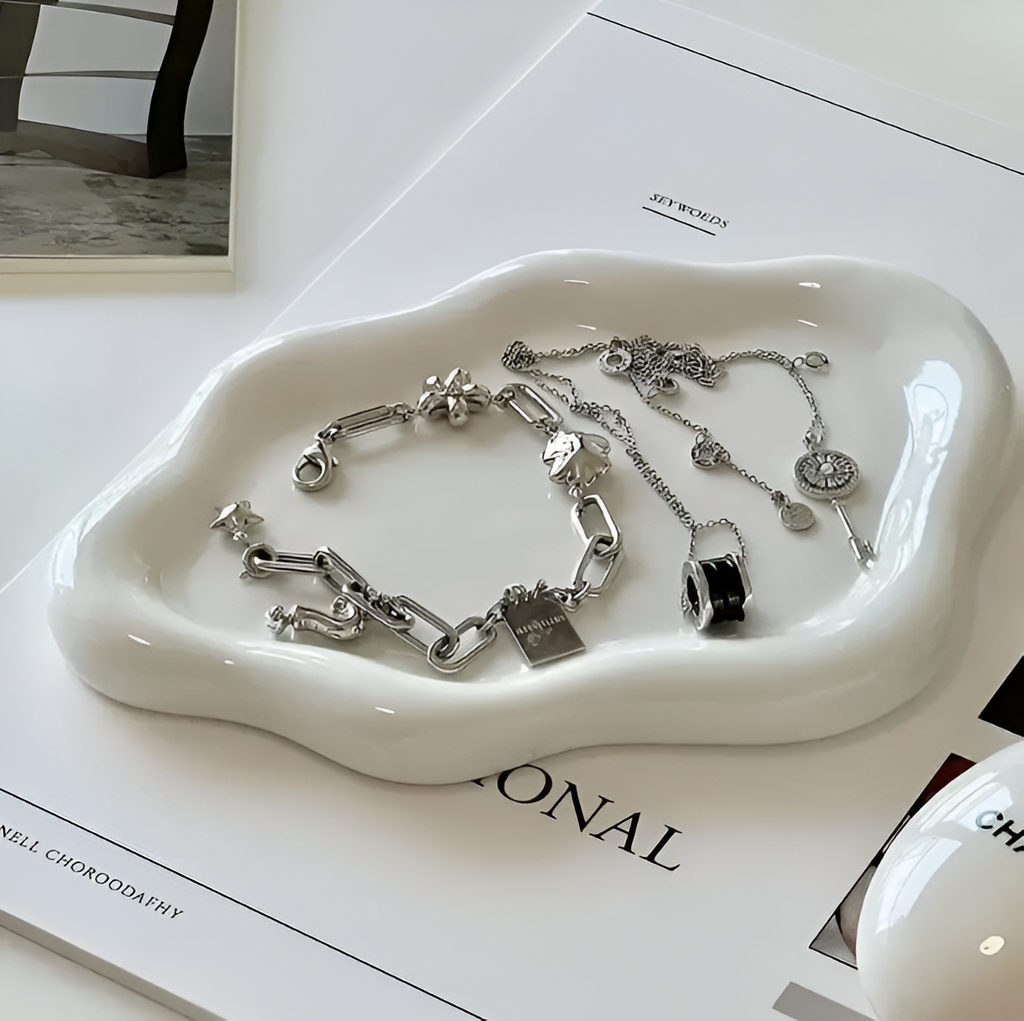 Bondilane — Elegant White Ceramic Jewelry Tray