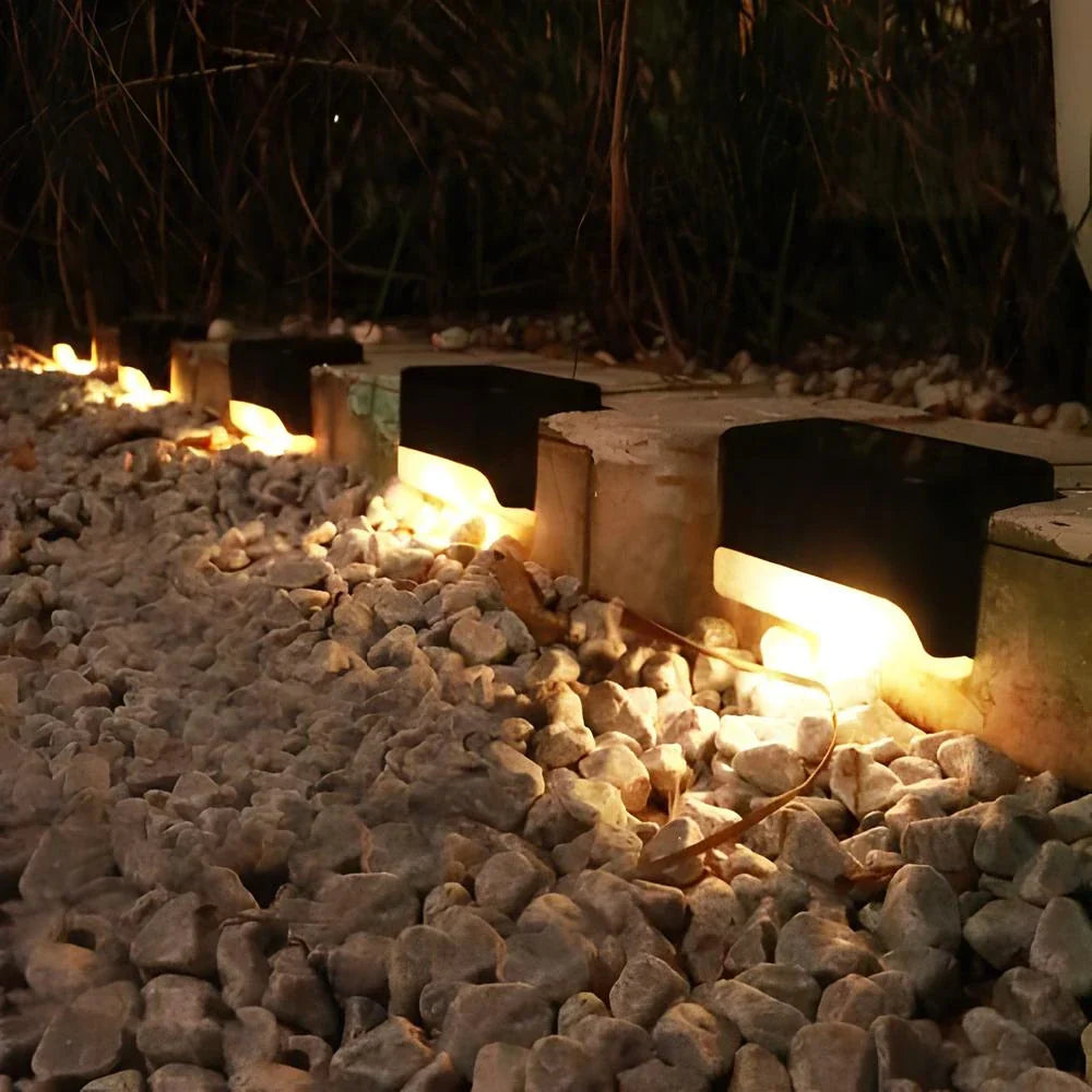 Bondilane — Outdoor Sensor LED Weather-Resistant Solar Step Lights for Stairs, Garden Paths and Patios