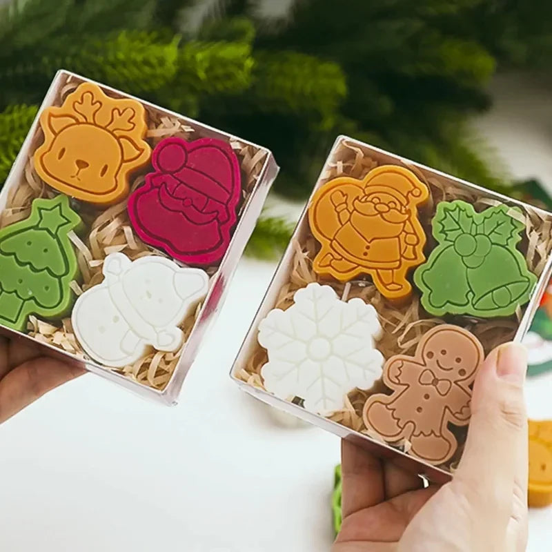 4 Piece Christmas Shaped Wax Candle Set Scented - Image 4