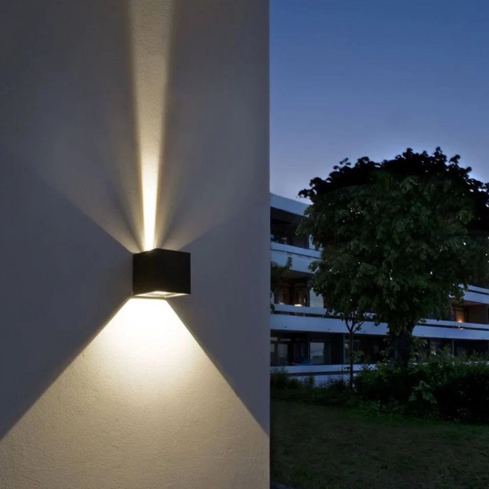 Adjustable Wall Light - Image 19