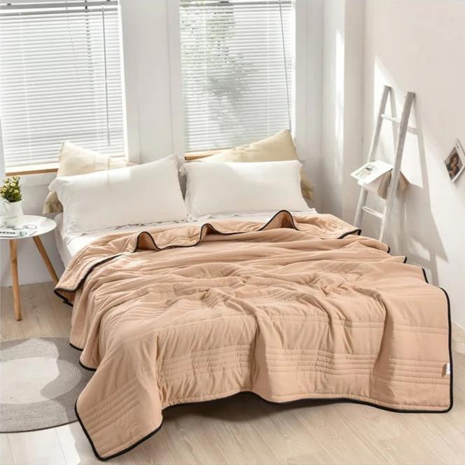 Lightweight Breathable Cooling Blanket for Comfortable Sleep