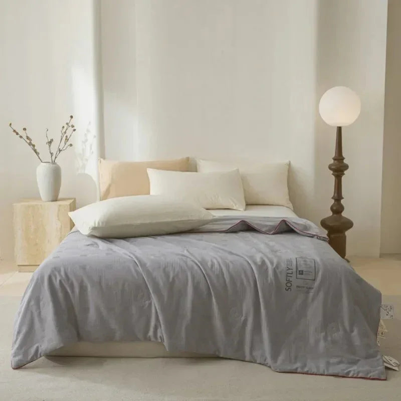 Yamileth Quilt Elegant Jacquard Design