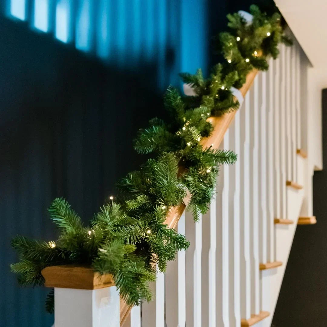 Artificial Pine Prelit Christmas Garland Battery Operated - Image 2